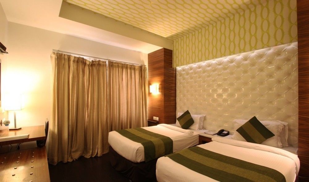 Hotel Ivory 32 Нью-Дели Экстерьер фото